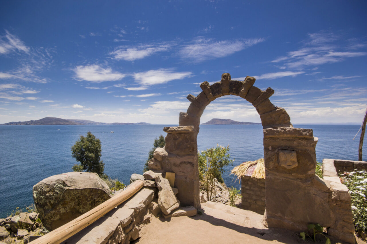 la natura del lago titicaca perù
